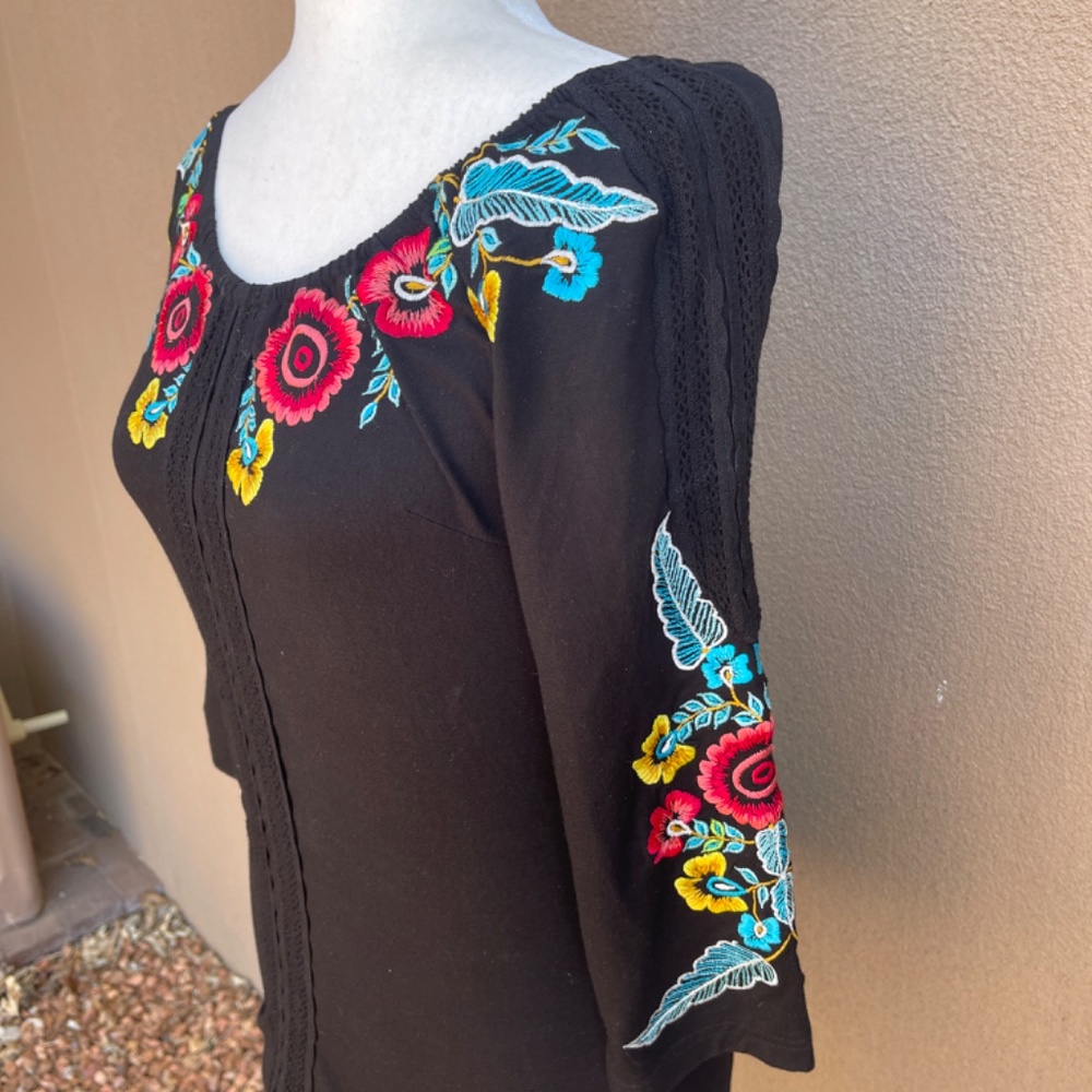 Vintage Collection Embroidered Floral Knit Top, Blouse Size Small - Picture 6 of 12